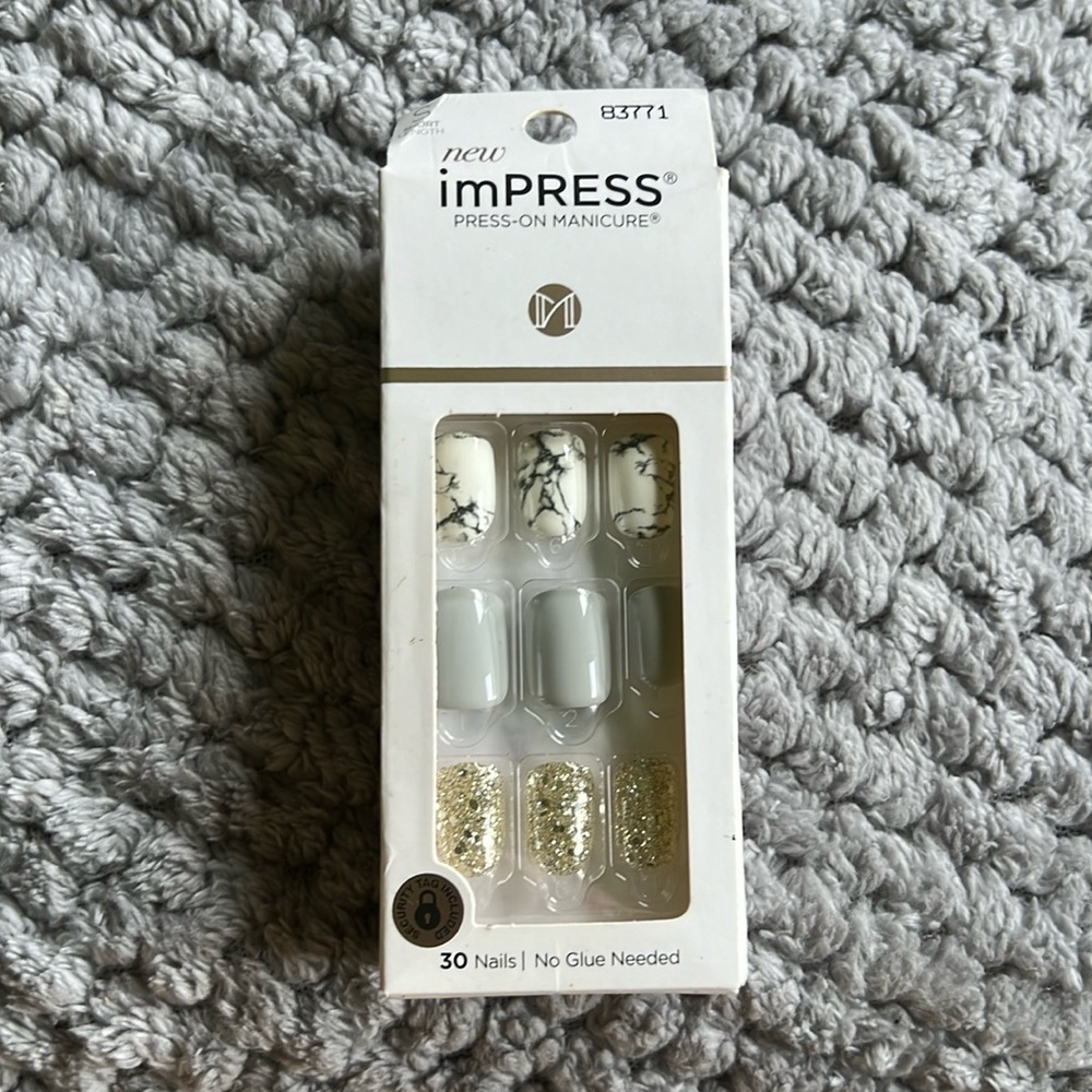 Impress press on nails